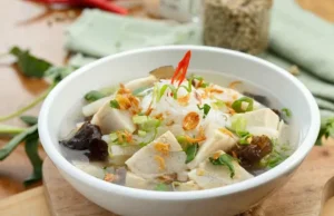 model makanan khas Palembang isi tahu ikan