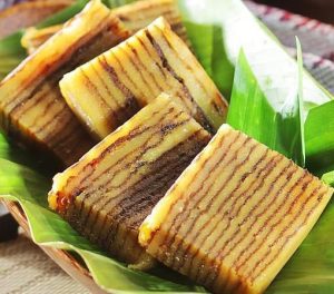 Engkak ketan atau kue engkak adalah kue tradisional yang populer di daerah lampung