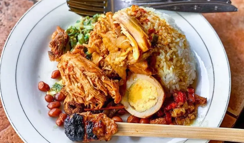 Nasi ayam kedewatan