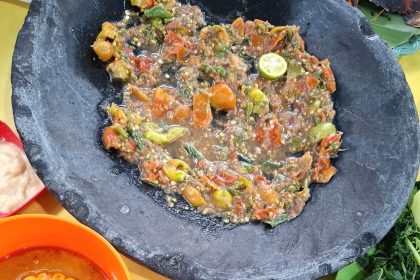 makanan khas lampung seruit ikan bakar sambal tempoyak