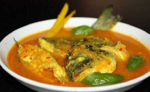 makanan khas ambon papeda dan ikan kuah kuning