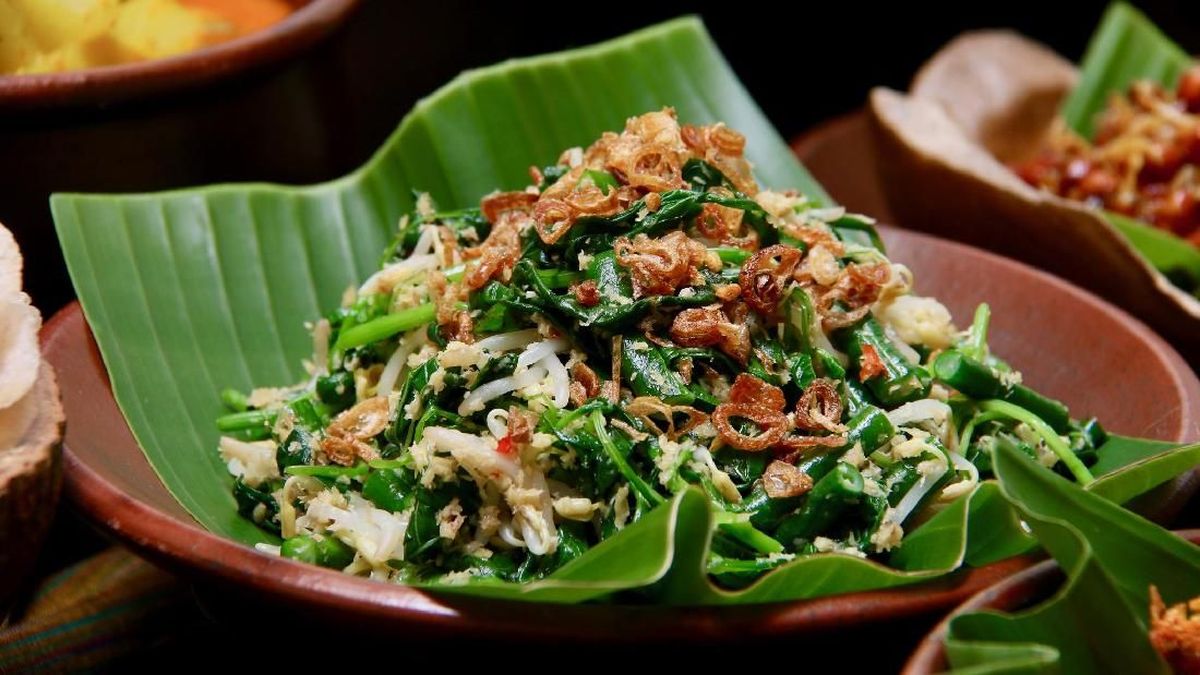 Salad Ikan Asap Maluku