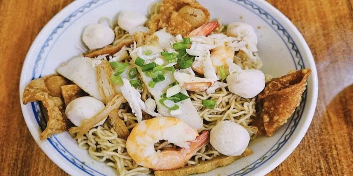 Bakmi Kepiting Pontianak yang Autentik Lengkap