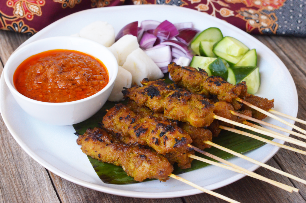 satay adalah makanan khas malaysia