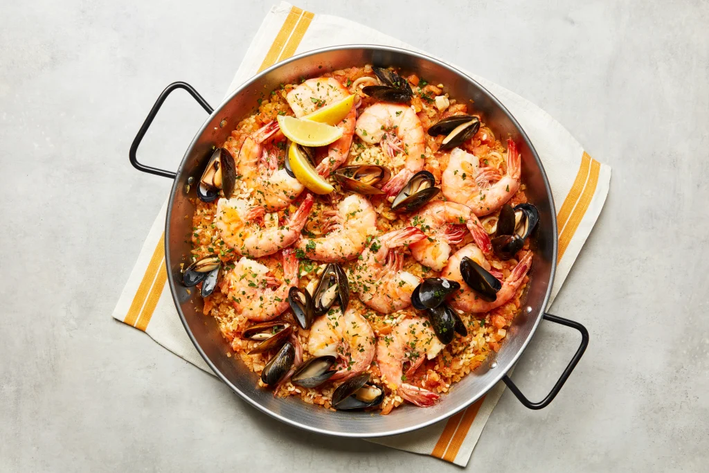 makanan khas spanyol tradisional seperti paella dan tapas