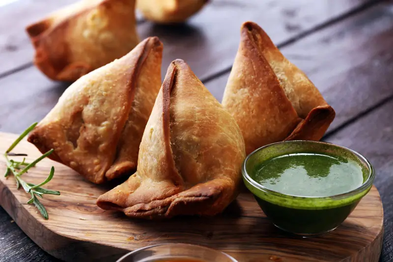 samosa makanan khas india