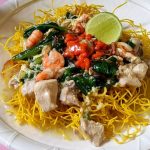 Sajian porsi mie titi khas makassar kuah kental