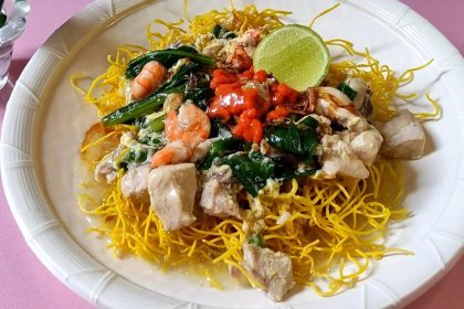 Sajian porsi mie titi khas makassar kuah kental